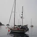 Гостьовий будинок Iris 4*