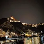 Гостьовий будинок Iris 4*