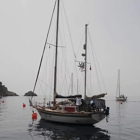Konukevi Iris 4*