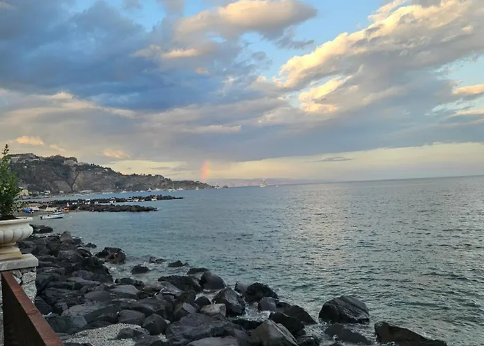 Pensjonat Iris Giardini-Naxos